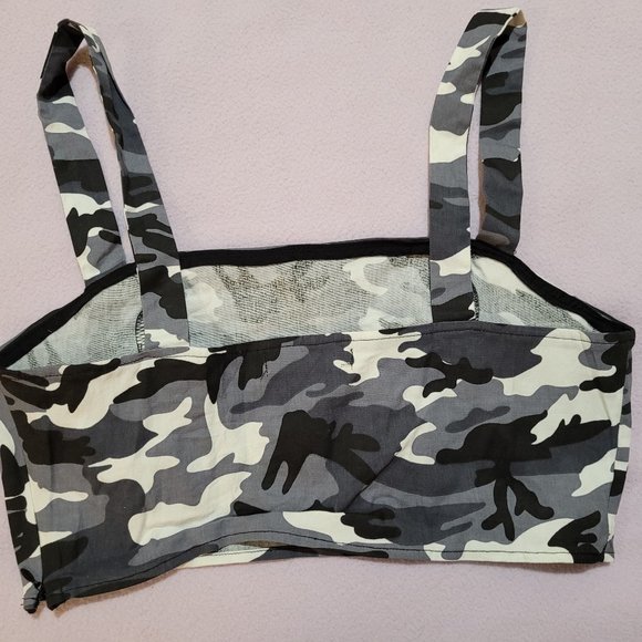 Camo Crop Tank Top - Picture 2 of 3
